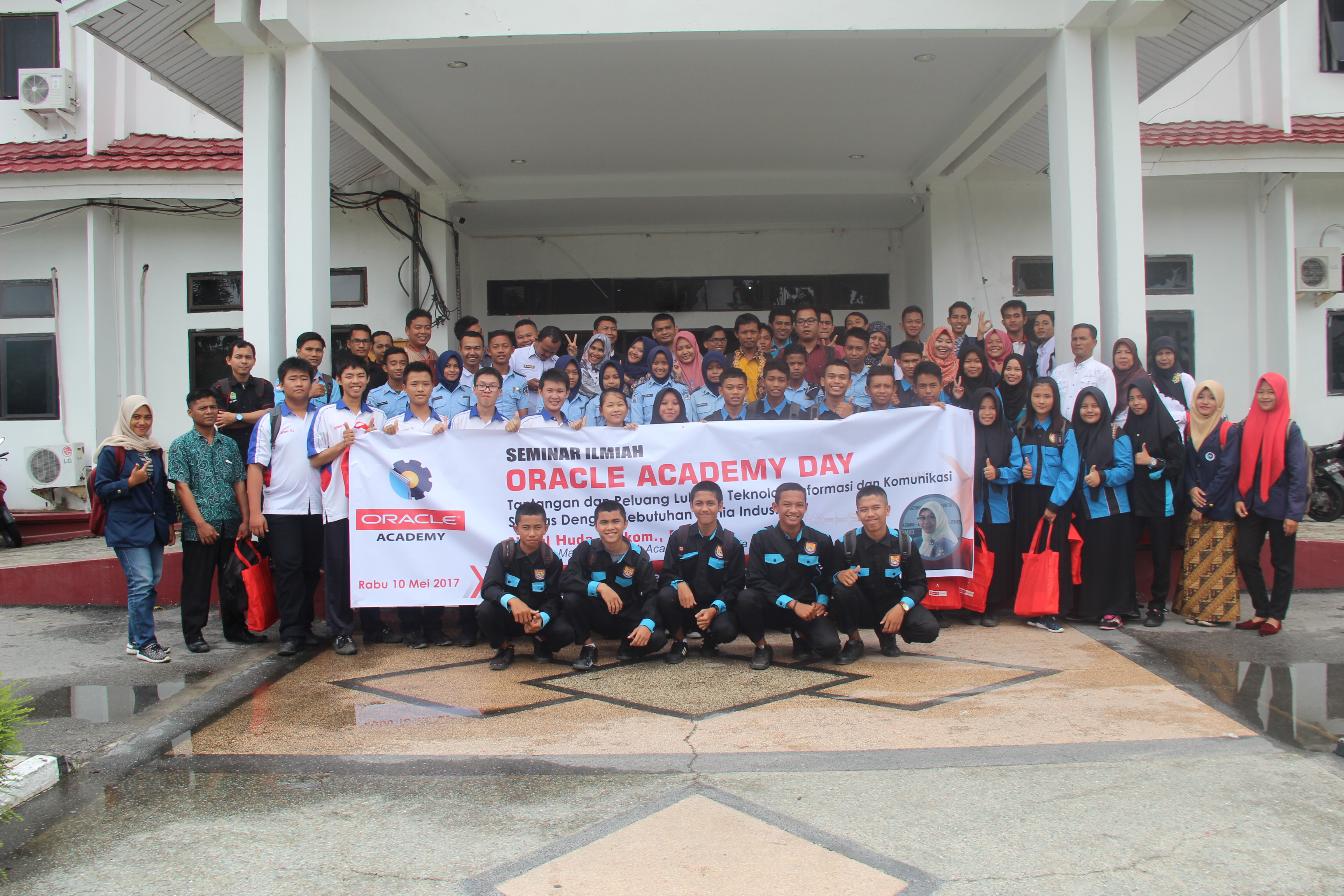 Jurusan TI: Oracle Academy Day - Teknik Informatika Polbeng