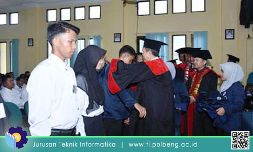 128 Mahasiswa Jurusan TI dikukuhkan Senat Akademik Polbeng