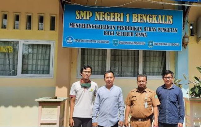 Dosen Polbeng Terapkan Media Pembelajaran Daring Dalam Bentuk Konferensi Video di SMP N 1 Bengkalis